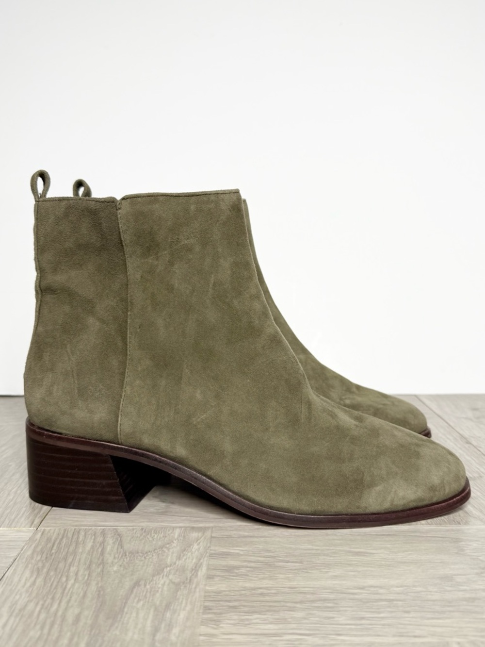 Vince Camuto Jerlindi Green Gray Suede Bootie 11M